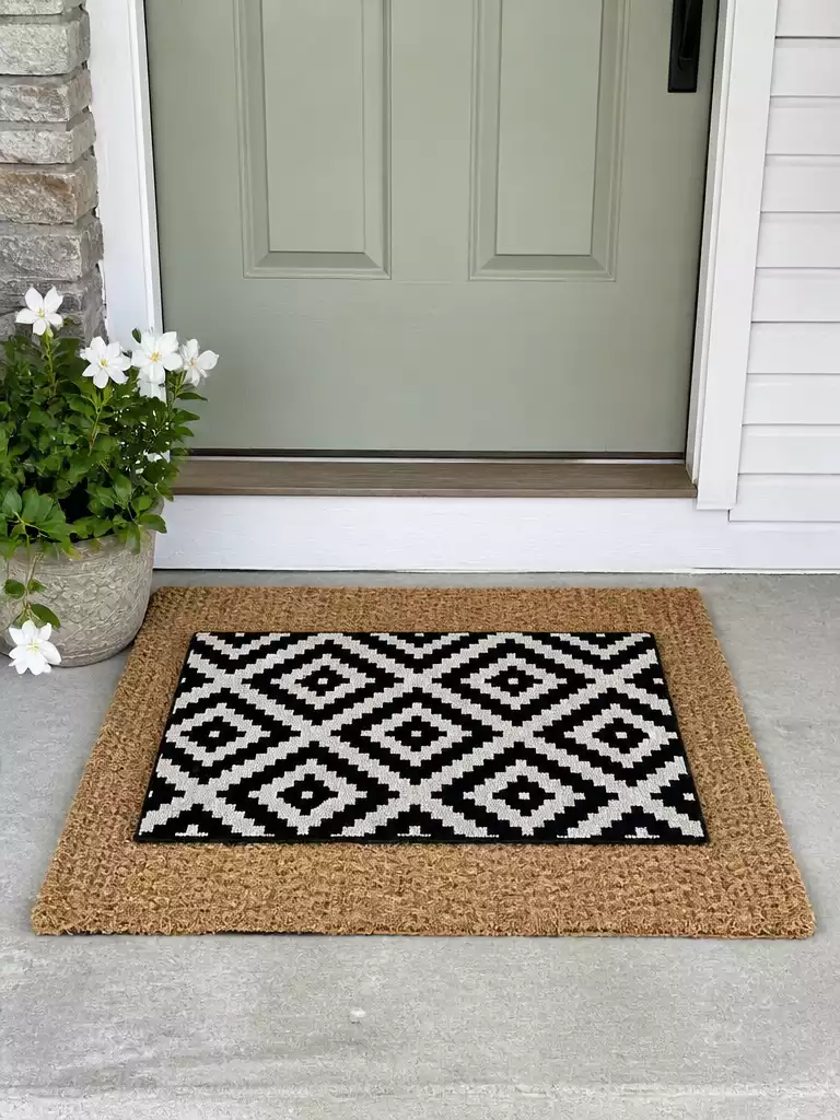 Bold Pattern on Plain Coir