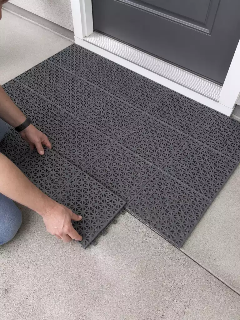 Modular Interlocking Tile Mats