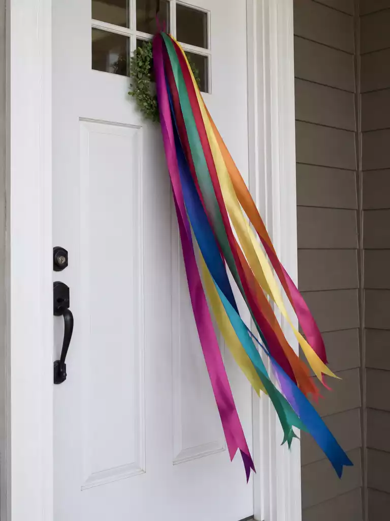 Airy Ribbon Streamers