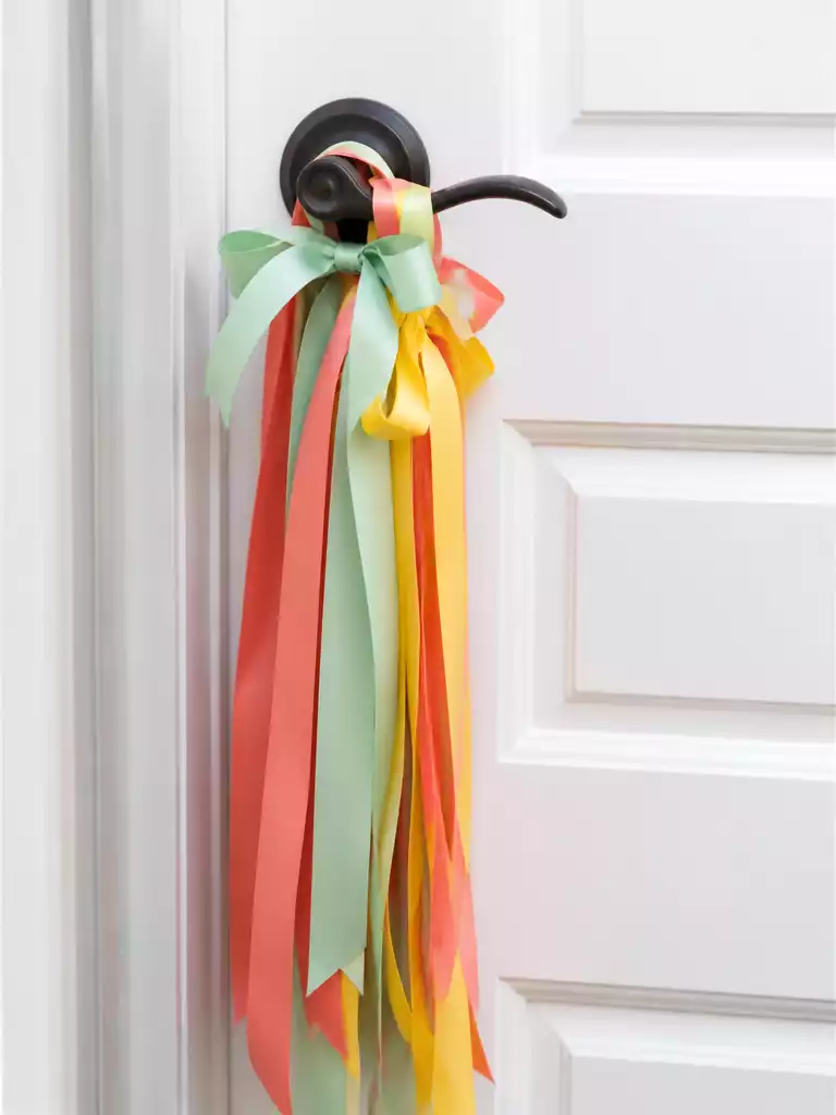 Airy Ribbon Streamers