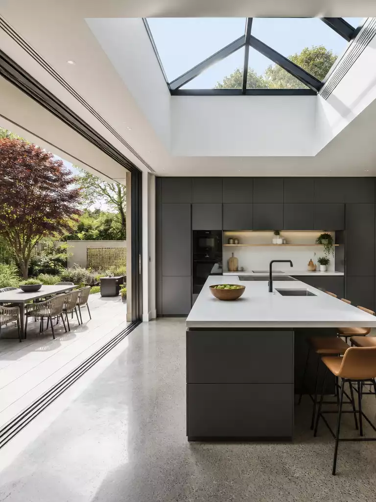 Pocket Slider With Flat Roof Lantern
