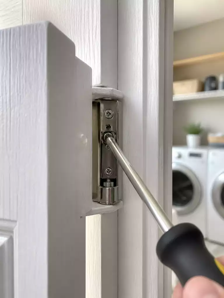 ALIGN AND ADJUST THE PANELS