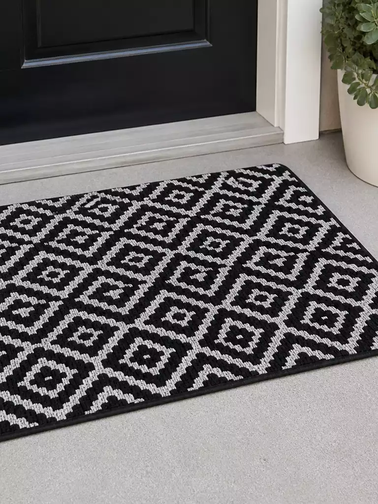 Bold Patterned Mat