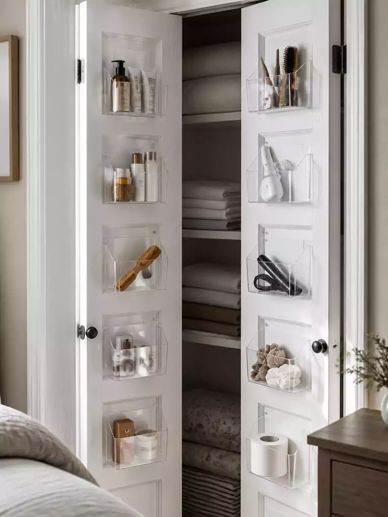 Bifold with Stacked Bin Columns