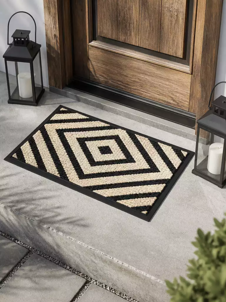 Black and White Mat